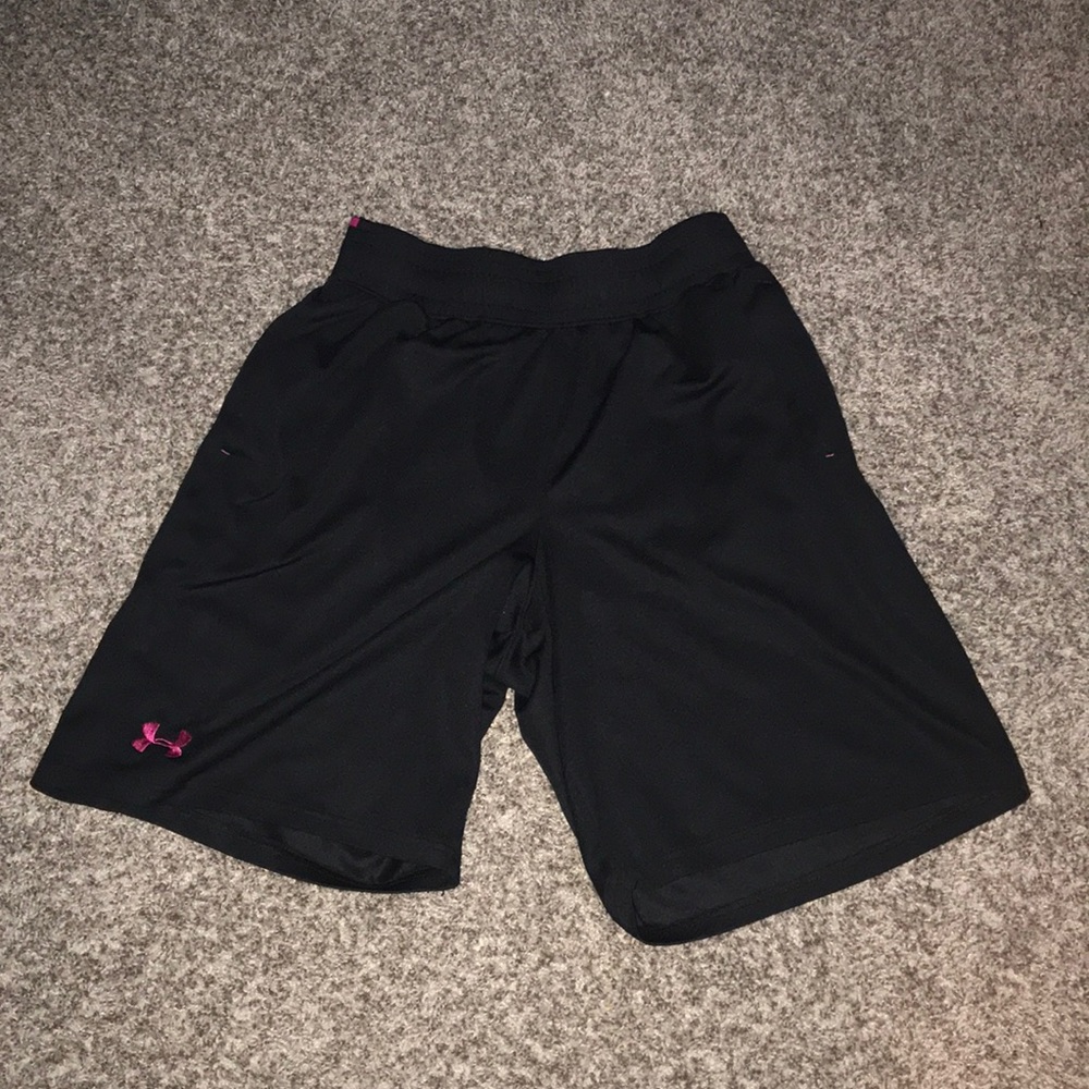 Black under armor basket ball shorts